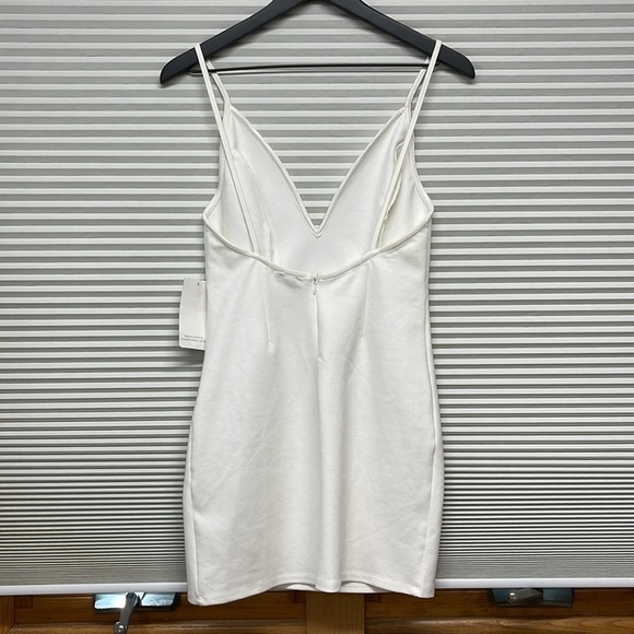Tobi NWT Off White Spaghetti Strap Plunging Bodycon Mini Dress Size Small - Picture 4 of 8